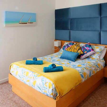 A Beautiful Apartment With Stunning Sea Views & Private Balcony บอร์นมัธ ภายนอก รูปภาพ
